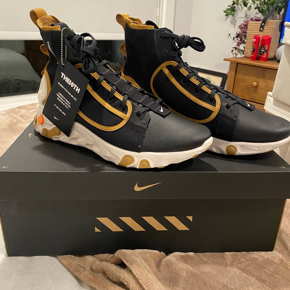 Mens size 11 Nike React Ianga The 10th shoes